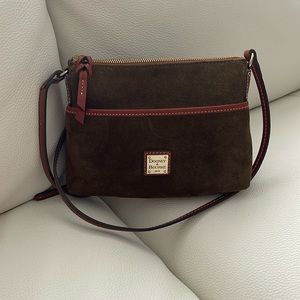 I am selling a Dooney & Bourke crossbody.  Used 3 times.  Great condition.